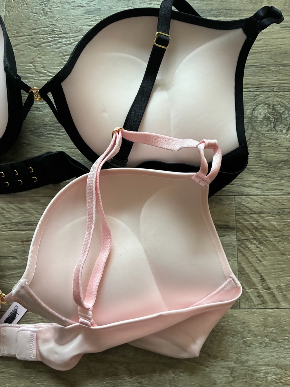 Victoria Secret 2 Satin Bombshell Plunge Bras Leopard Print Logo Shine Strap - Picture 2 of 16
